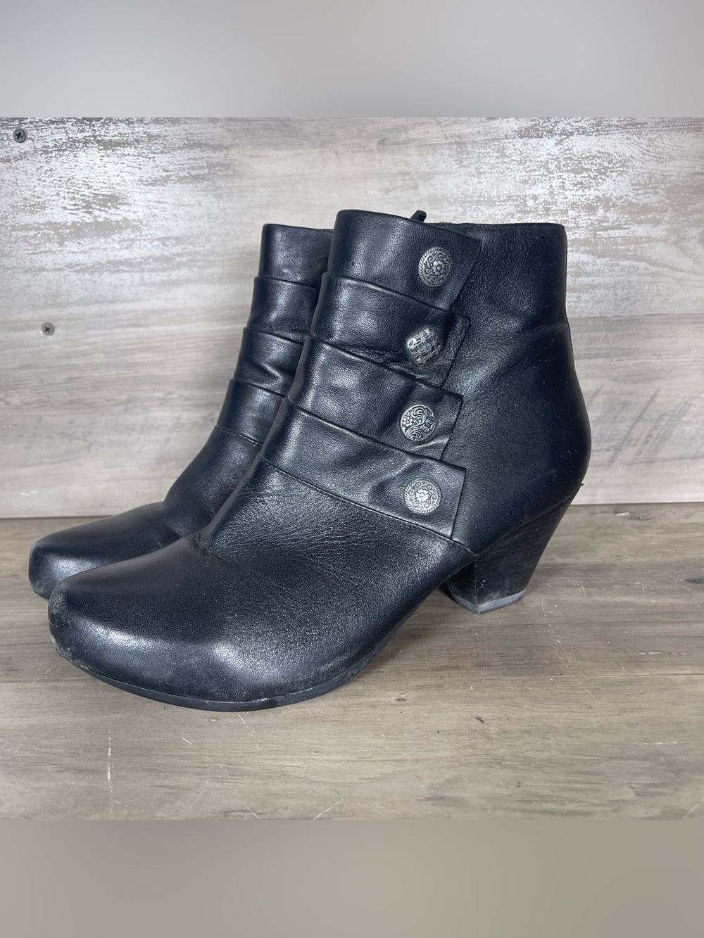 Dansko Baker Ankle Boots Womens US 9.5-10 EU40 Black Leather Button Accent Witch